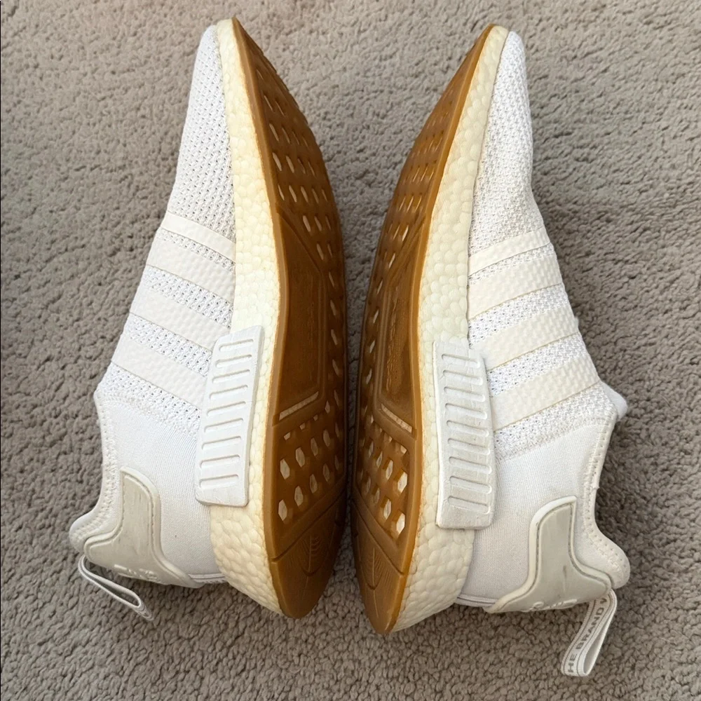 Adidas NMD R1 sneaker White - size 10.5